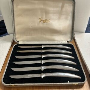 Vintage Griffon set of 6 steak knives; Stainless; Made in Italy. Original case.